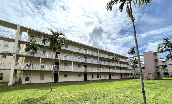 BROOKFIELD SQUARE CONDO