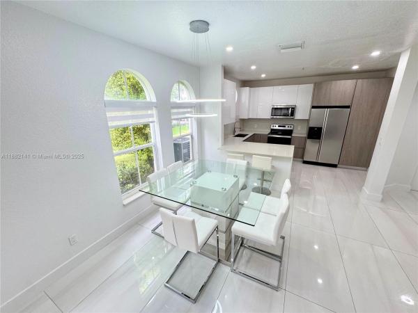 COURTYARDS TWO CONDO