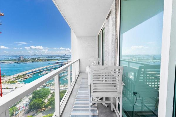 244 BISCAYNE BLVD #3506, MIAMI, FL 33132