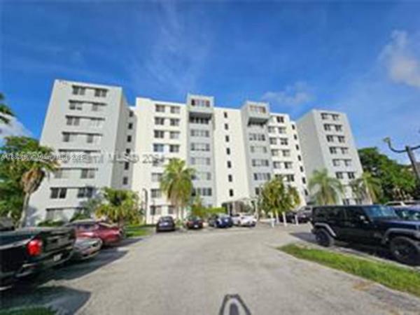 DADELAND PLACE CONDO