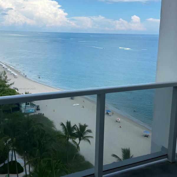 1890 S OCEAN DR #1402, HALLANDALE BEACH, FL 33009