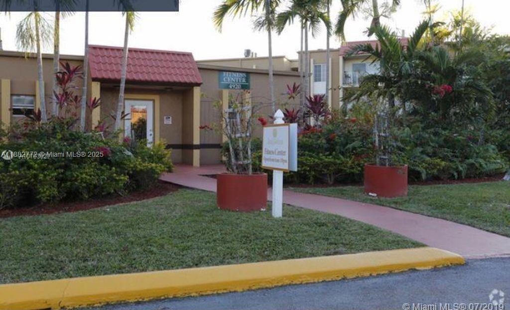 DORAL GARDENS II CONDO - фото