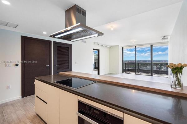 1000 BRICKELL PLZ #3811, MIAMI, FL 33131