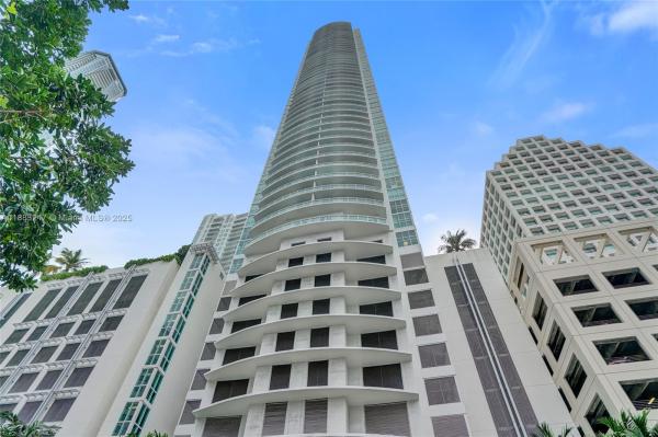 950 BRICKELL BAY DR #1704, MIAMI, FL 33131
