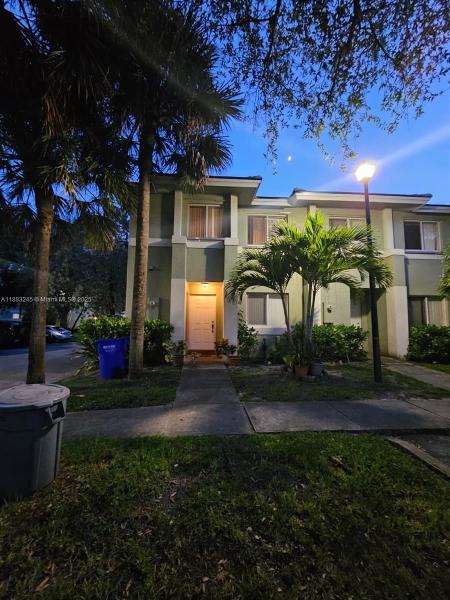 WASHINGTON COURT VILLAS