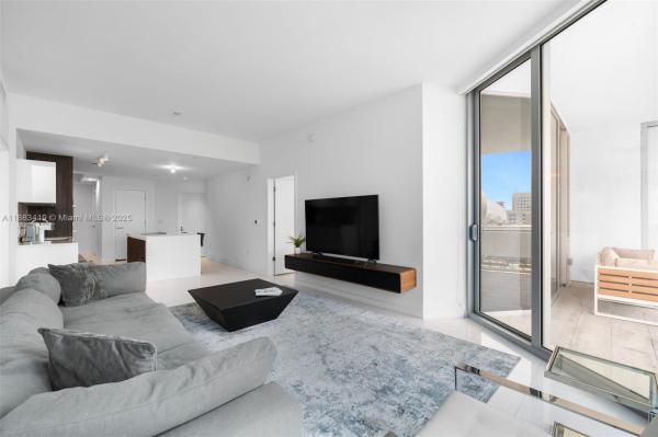 851 NE 1ST AVE #1008, MIAMI, FL 33132