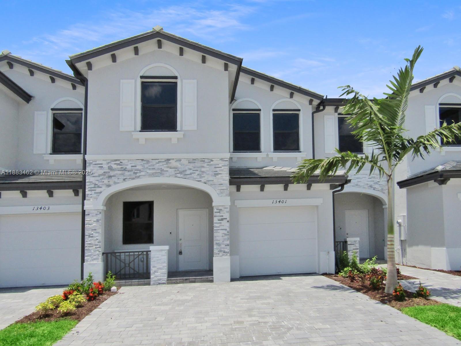 PINE ISLE - фото