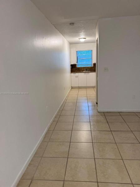 HOLLYWOOD LITTLE RANCHES