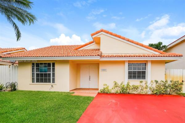ANGELICA GARDENS AT LAKES