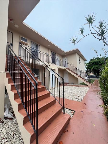 LAWRENCE ESTATE LAND CO