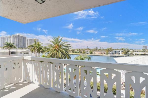 ASHLEIGH HOUSE CONDO