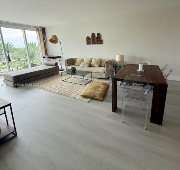 10275 COLLINS AVE #429, BAL HARBOUR, FL 33154