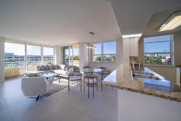 19501 W COUNTRY CLUB DR #409, AVENTURA, FL 33180