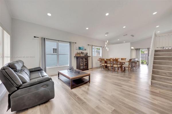 BISCAYNE POINT SOUTH