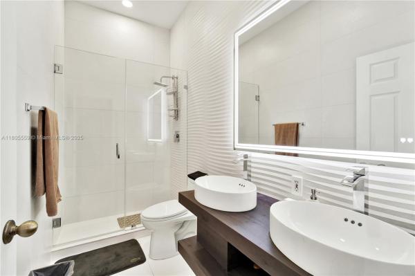 LAKES BY THE BAY SEC 8