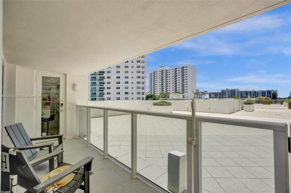 2751 S OCEAN DR #301S, HOLLYWOOD, FL 33019