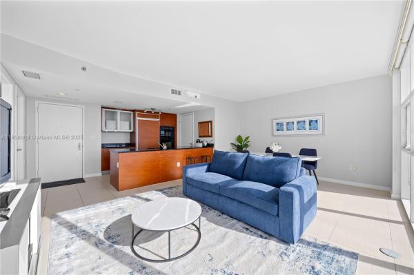 1830 S OCEAN DR #1807, HALLANDALE BEACH, FL 33009