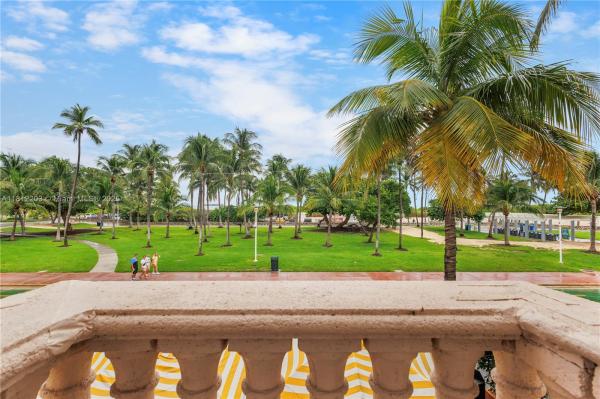 918 OCEAN DRIVE CONDO