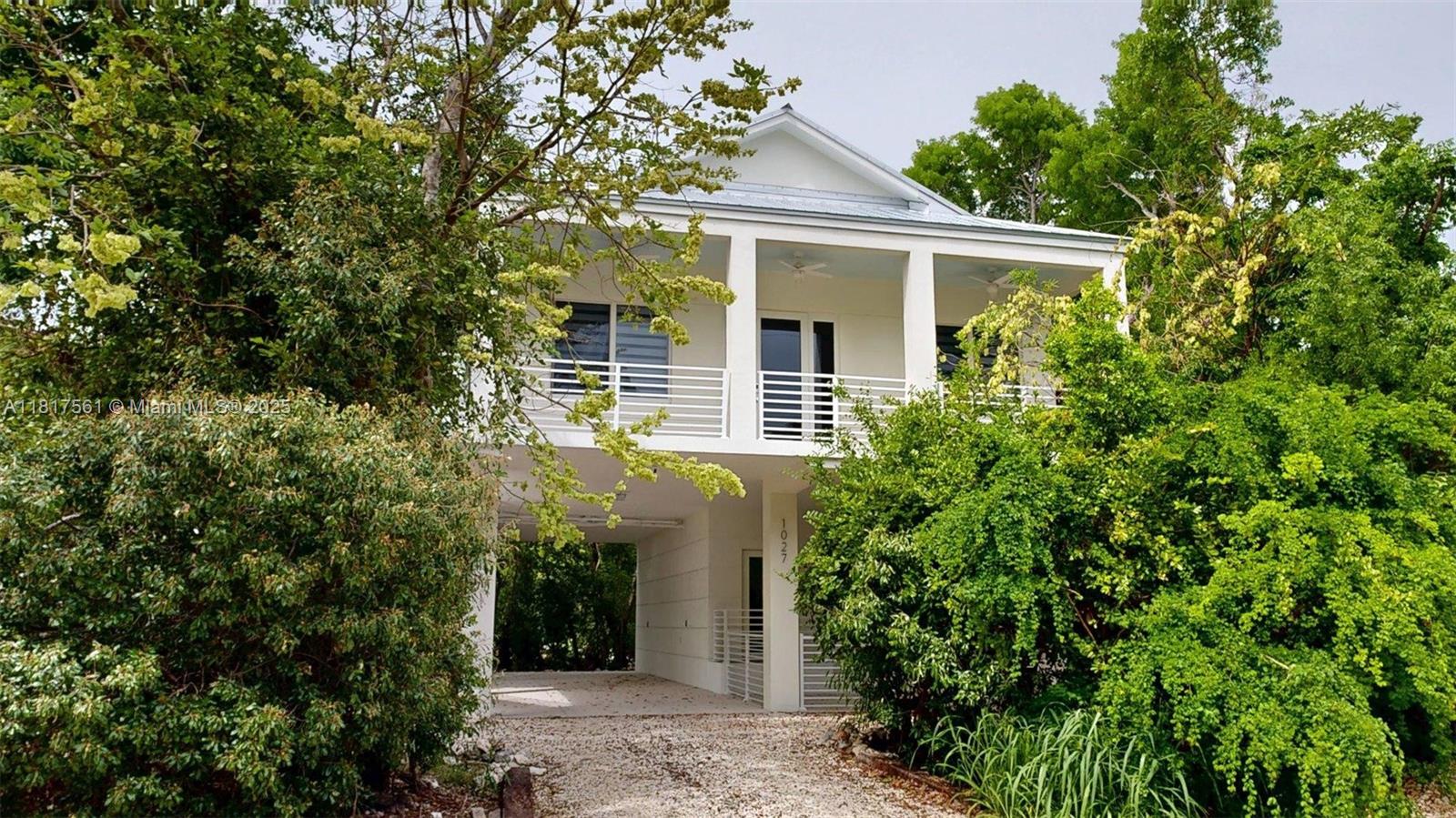 Single Family - фото