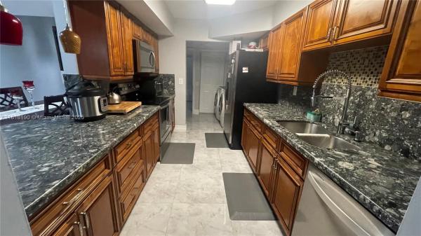 VILLAS WEST TOWNHOMES