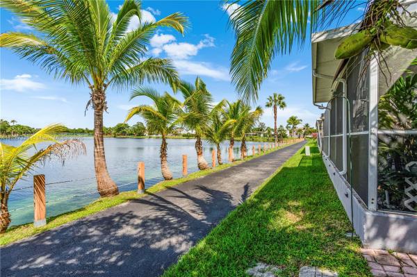 LAKES BY THE BAY SEC 6