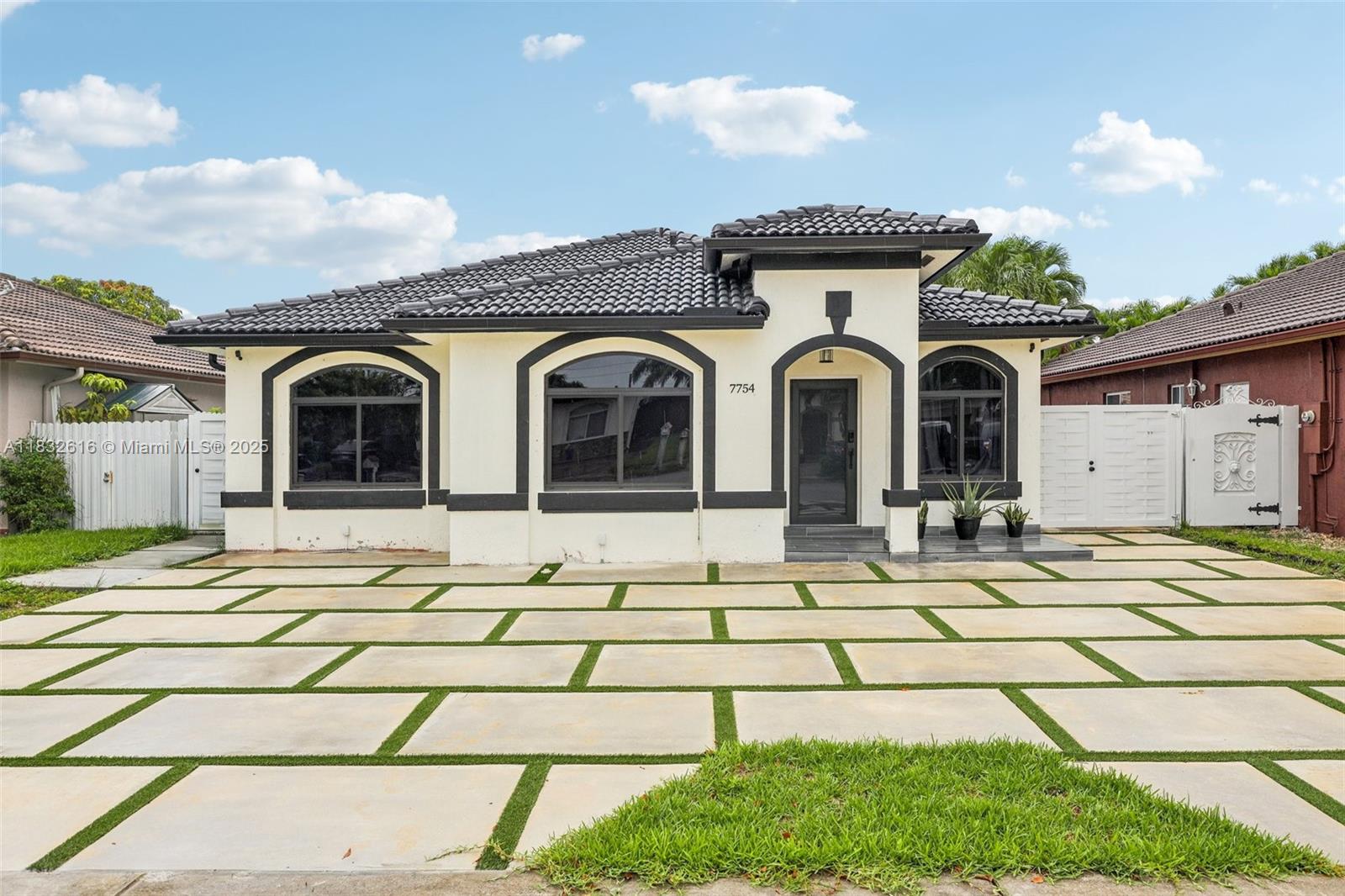 NORTH PALM ESTATES HOMES - фото