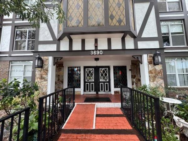 INTERNATIONAL VILLAGE CON