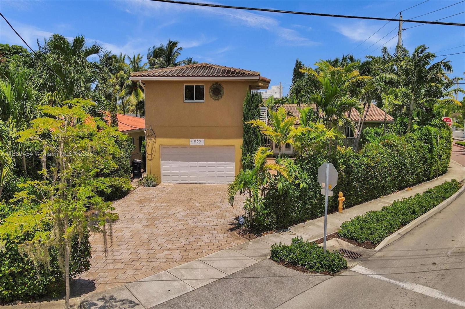 BISCAYNE POINT - фото