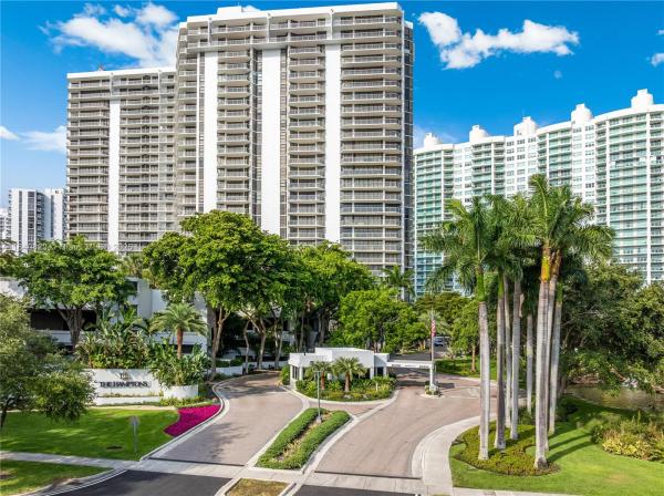 20281 E COUNTRY CLUB DR #405, AVENTURA, FL 33180