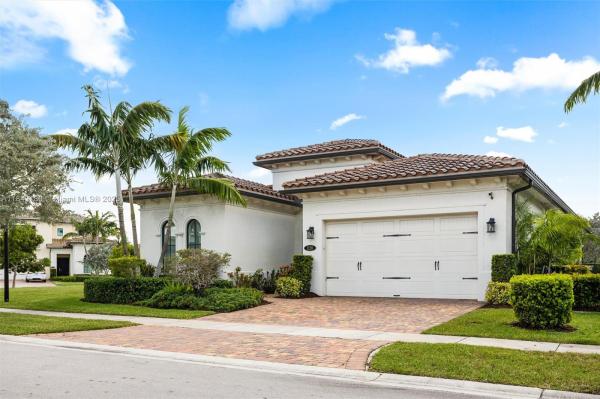 PEMBROKE LAKES SOUTH