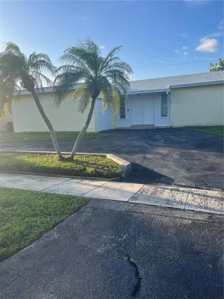 SUNRISE GOLF VILLAGE SEC