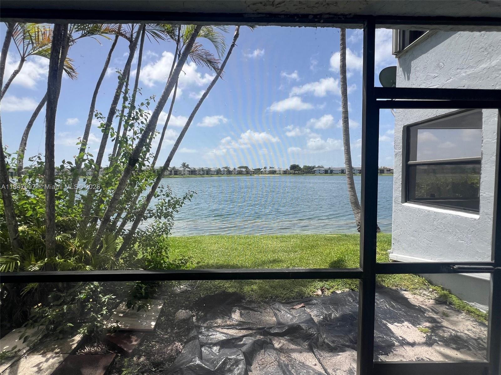 LAKESHORE CONDO #5 - фото