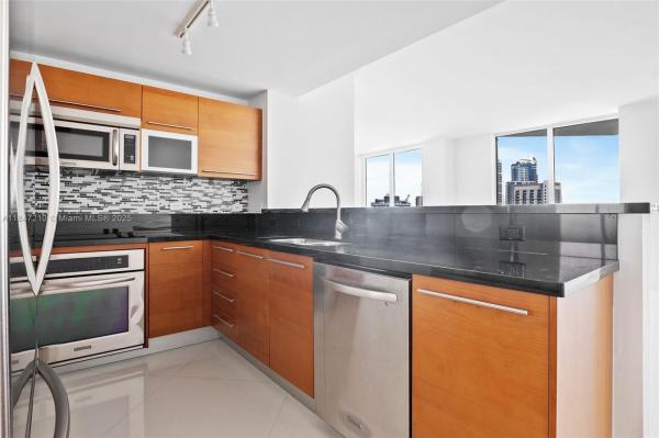 253 NE 2ND ST #3602, MIAMI, FL 33132