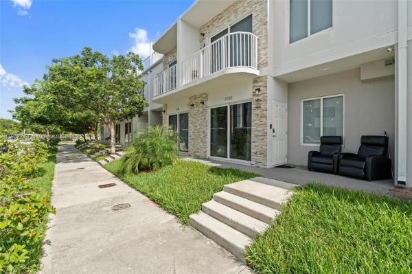 Victoria Garden Townhouse