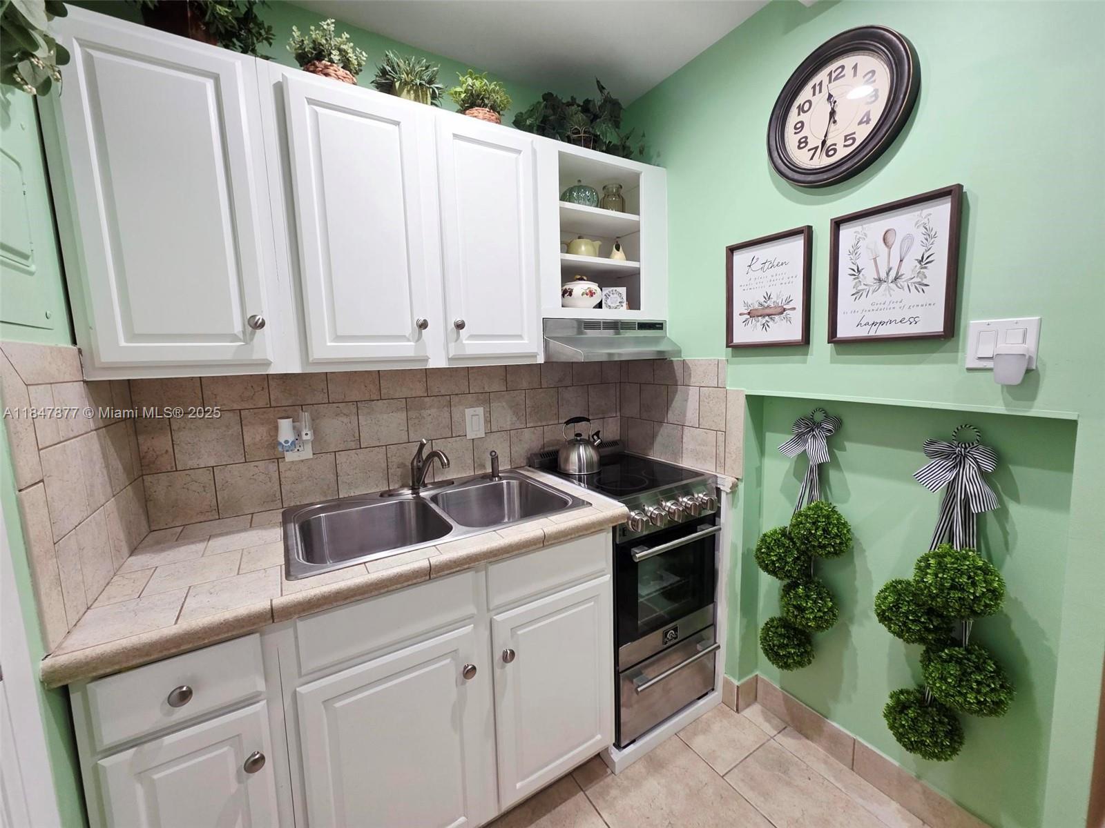 GEORGIAN COURT APTS NORTH - фото