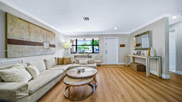 HOLLYWOOD HILLS AMEN PLAT