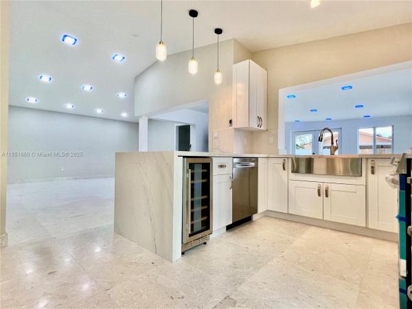 STRAWBERRY FIELD SUB