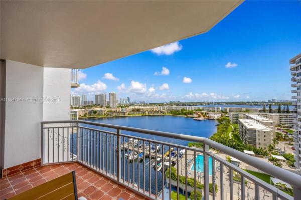 18081 BISCAYNE BLVD #1401, AVENTURA, FL 33160