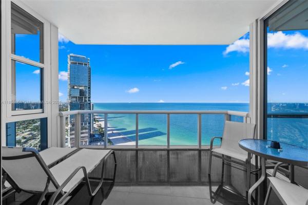 18201 COLLINS AVE #4306, SUNNY ISLES BEACH, FL 33160
