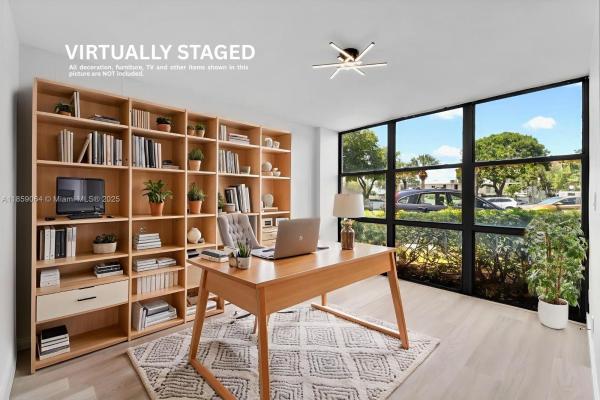 1000 PARKVIEW DR #129, HALLANDALE BEACH, FL 33009