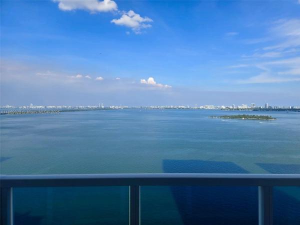 STAR LOFTS ON THE BAY CON