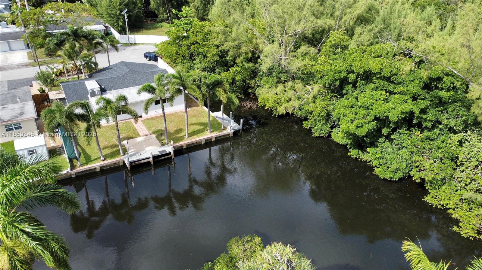 SWAY SHORES - фото