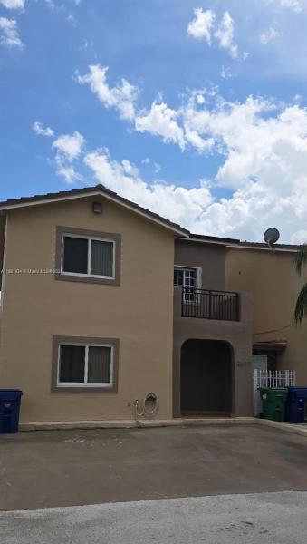 GABRIELLA CONDO SOUTH