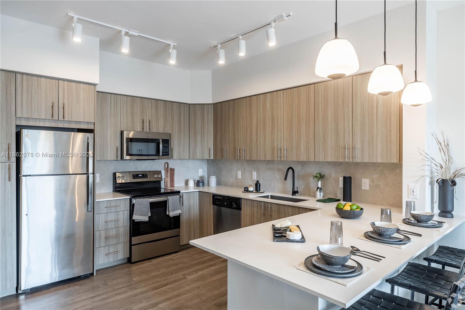 The Pomelo - фото