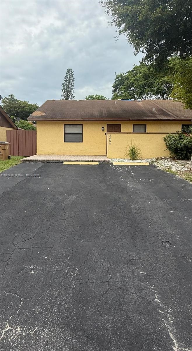 LAKE ISLAND - фото