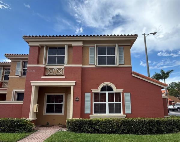 THE GATES AT DORAL ISLES