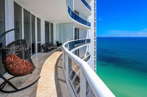 15901 COLLINS AVE #3807, SUNNY ISLES BEACH, FL 33160