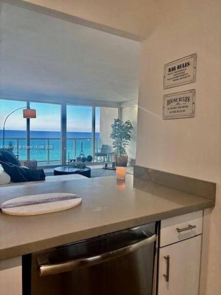 100 BAYVIEW DR #1906, SUNNY ISLES BEACH, FL 33160
