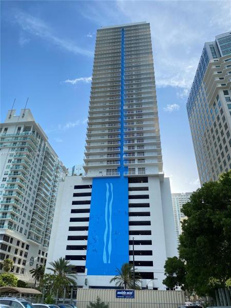 THE CLUB AT BRICKELL BAY