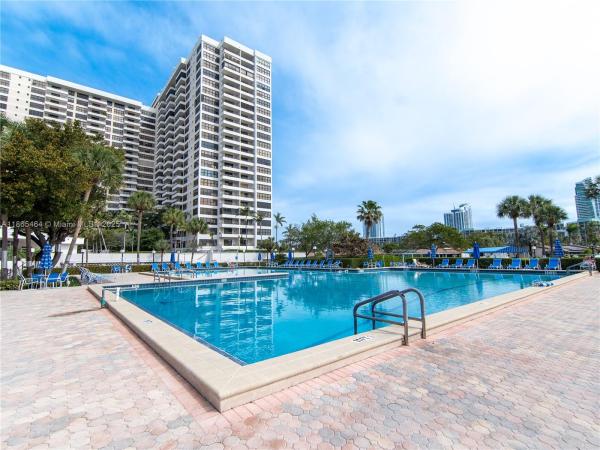 2500 PARKVIEW DR #2312, HALLANDALE BEACH, FL 33009